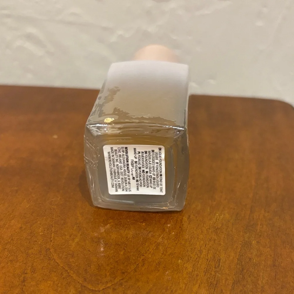 Revolution Skin Silk Foundation, E.L.F‎ Foundation with Eyeshadow Palette